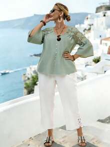 Linhara CURVE Camisa casual de mujer de talla grande con parches de encaje floral verde fresco, primavera/verano - Verde - Ver 2