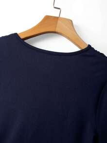GlowEve Women's Navy V-Neck Short Sleeve Ruched Fitted Summer New Fashionable Versatile Elegant Daily T-Shirt - Navy Blue - View 4