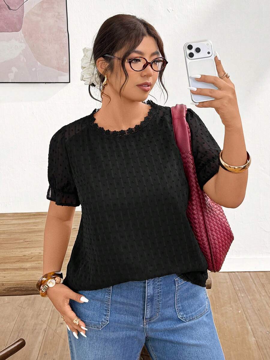 SHEIN Frenchy 大码女式纹理面料圆领休闲短袖黑色衬衫,适合通勤 - 黑色 - 查看 1
