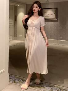 DAZY 法式花卉抓皺綁帶蕾絲拼接收腰長款睡裙，女款夏季家居睡衣洋裝 - 白色 - View 6