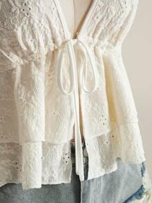 SHEIN ICON Áo thun nữ cỡ lớn màu trắng thắt nơ phía trước, viền bèo nhún, kiểu dáng đi nghỉ mát. - Màu be - Xem 11