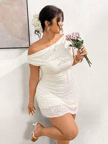 Lounesse 加大码女式杏色纹理修身连衣裙，适合日常通勤和时尚穿着 - 米色 - 查看 4