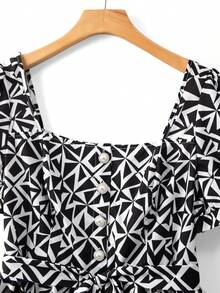 GlowEve CURVE Plus Size Women's Black & White Geometric Print Square Neck Puff Sleeve Tie Waist Ruffle Hem Blouse With Bow Tie And Pearl Decor, Fashionable Casual Commute Vacation Date Versatile Shirt, Spring & Summer Cute Dress Black And White Top Dress Top Dress Summer Black And White Dress Women - Multicolor - View 5