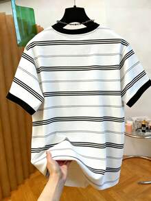 Manfinity Dauomo Áo thun nam cổ tròn in họa tiết sọc và thêu hình ngựa, kiểu dáng thoải mái thường ngày. - trắng - Xem 2