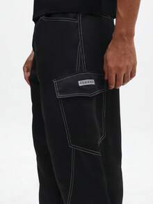 SUMWON Men's Wide Leg Cargo Pants With Contrast Stitching And Multiple Utility Pockets - Black - View 2
