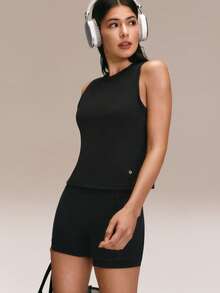 GLOWMODE Bộ đồ thể thao gồm áo tank top lửng nhẹ, thoáng khí làm từ cotton Pima và quần short biker cạp cao 10.9cm FeatherFit™ ôm bụng, mềm mại như bơ, không đường may, thích hợp cho yoga, pilates, đạp xe và tập luyện hàng ngày. - màu đen - Xem 6