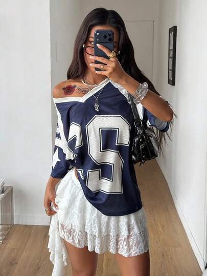 Coolane 女士春夏街头风 Y2K 豹纹数字图案足球球衣 V 领粉色 T 恤