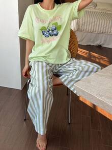 Bộ 2 món đồ ngủ nữ in hình quả việt quất, tay ngắn dáng rộng và quần dài ống đứng kẻ sọc, thích hợp cho mùa hè. - màu xanh lá - Xem 5