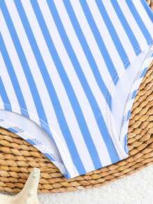 SHEIN 婴儿/女宝宝草莓图案连体泳衣，带网眼荷叶边裙，适合海滩度假 - 彩色 - 查看 5