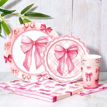 Bộ đĩa, khăn ăn và cốc dùng một lần họa tiết chấm bi hồng và nơ, phục vụ 8 người. Bộ đồ dùng tiệc dùng một lần này (bao gồm đĩa, khăn ăn và cốc) rất phù hợp cho các bữa tiệc sinh nhật, đám cưới và dã ngoại gia đình. - Xem 3
