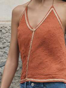 Nöista Top corto con cuello halter en tela marrón, con detalles de estampado y lentejuelas. - Rojo - Ver 10