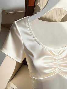 SHEIN White Satin V-Neck Pleated Front Ruched Waist Slim Fit Short Sleeve Cropped Chic Blouse Satin T Shirt Women's Short Sleeve Tops Elegant Top For Woman Tops For Women Elegant Classy Latest Tops For Women New Arrivals Silky Tops For Women Blouse For Women Formal Attire - White - View 4