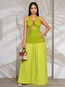SOLERSUN Gaun Maxi Halter Hijau Tanpa Lengan Elegan untuk Wanita dengan Detail Cincin dan Hem Mengembang - Hijau - View 8