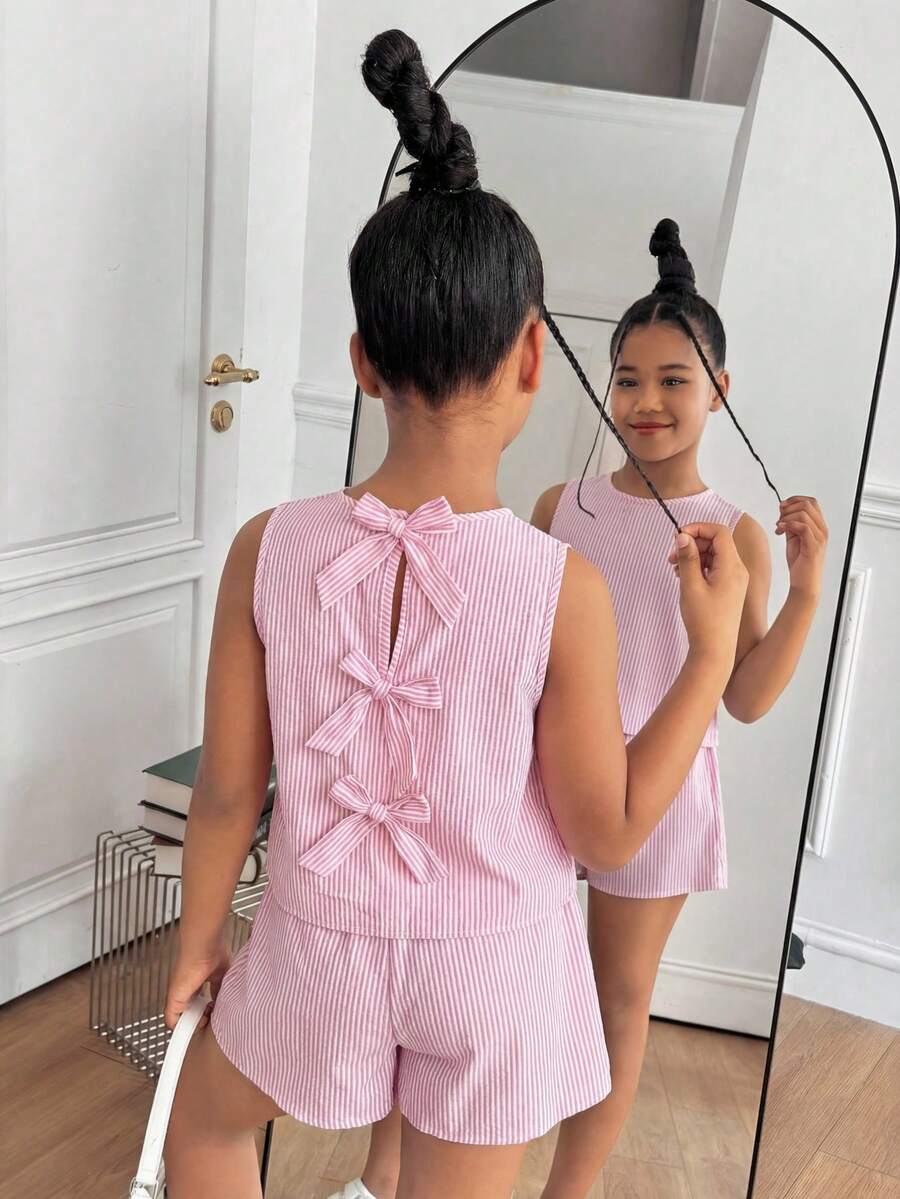SHEIN 少女条纹度假休闲蝴蝶露背背心短裤套装,休闲日常圆领纹理面料蝴蝶露背背心和短裤两件套 - 粉色 - 查看 1