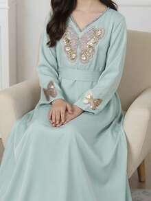 SHEIN Đầm maxi chữ A màu trơn dệt kim cho bé gái tuổi teen, cổ bướm đính ngọc trai, họa tiết hoa, thích hợp cho cả mẹ và con gái, kiểu dáng đi nghỉ mát, thanh lịch kiểu cung đình, trang phục mẹ con. - Màu xanh Bạc hà - Xem 7
