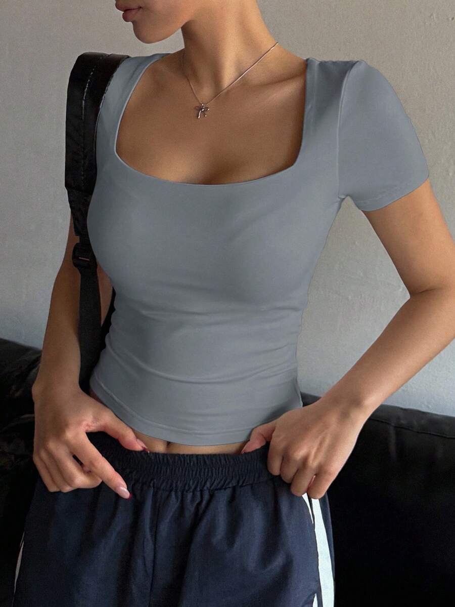 DAZY Camiseta ajustada de manga corta con cuello cuadrado para mujer, tops lindos de verano - Neblina azul - Ver 1