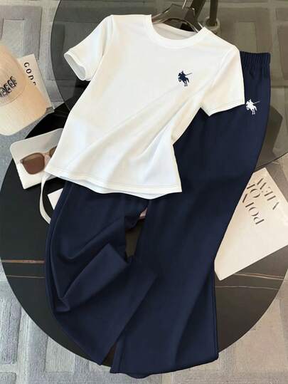 Resyla Conjunto casual de 2 piezas de camiseta de manga corta con cuello redondo y pantalones con estampado de caballero para mujer