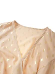 GlowEve CURVE Damen Große Größen Neue Khaki Gold Perle Dekor Knopf Lässig Elegant V-Ausschnitt Gerafftes Oberteil, geeignet für Urlaub und Dates, Frühling/Sommer - Khaki - Übersicht 5