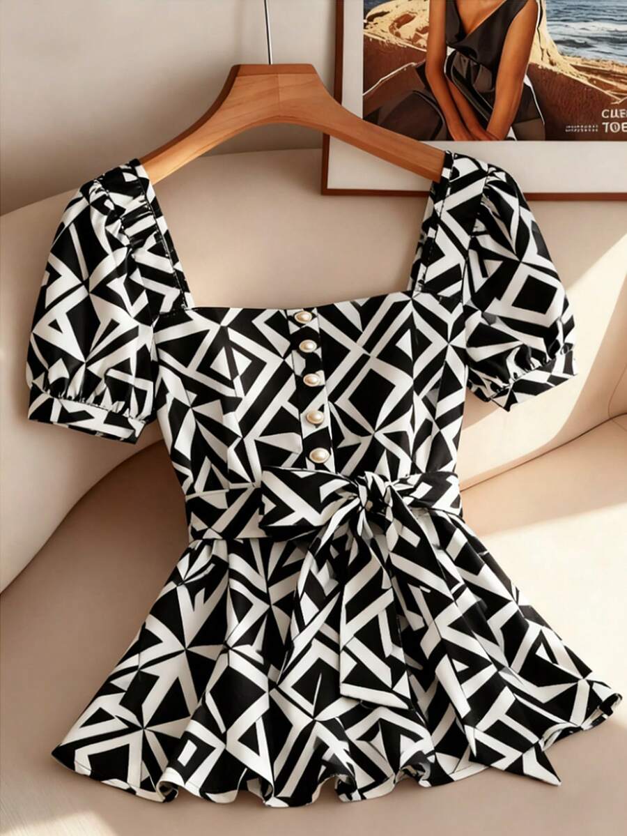 GlowEve CURVE Plus Size Women's Black & White Geometric Print Square Neck Puff Sleeve Tie Waist Ruffle Hem Blouse With Bow Tie And Pearl Decor, Fashionable Casual Commute Vacation Date Versatile Shirt, Spring & Summer Cute Dress Black And White Top Dress Top Dress Summer Black And White Dress Women - Multicolor - View 1