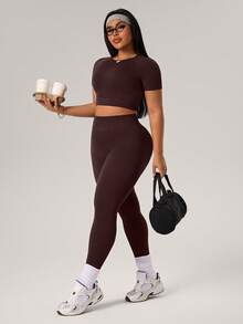 Rhythm Era 1 Set Plus Size Brown Seamless Sports Set, Round Neck, 7/8 Length Sports Leggings, Soft & Comfortable Fit, Suitable For Workout, Running, Casual, Yoga Quick Dry Gym Outfit Active Wear Sets Gym Outfit For Women Curve Plus Size Activewear Sets Quick-Dry Workout Set Workout Sets For Women Curve Workout Set Quick Dry Gym Wear Curve Gym Outfit Women's Workout Set Lift Breasts Gym Outfit - Brown - View 4