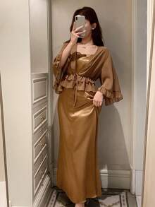 DAZY 2件套夏季女士荷叶边喇叭袖上衣和吊带连衣裙套装 - 卡其色 - 查看 7