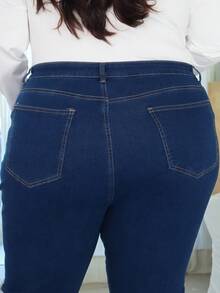 Pretty and Ole Jeans mit hoher Taille, schlanker Passform und weitem Bein in dunkler Waschung für Große Größen - Dunkle Waschung - Übersicht 3