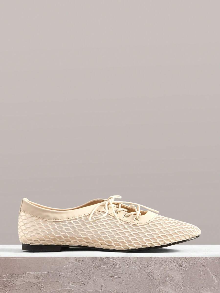 Styleloop 女士铆钉网眼平底乐福鞋 - 杏色 - 查看 1