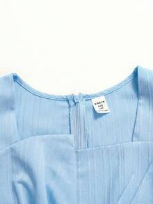 SHEIN Tween女孩春夏優雅休閒街頭風 緹花紋理方領泡泡短袖長洋裝 淺藍色 兒童 - 淺藍色 - 查看 4