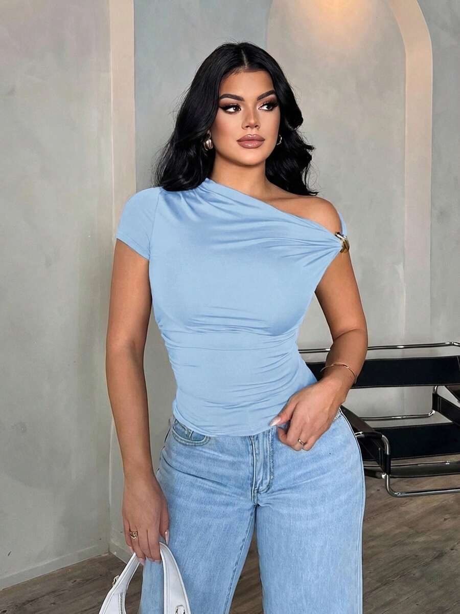 SHEIN SXY Áo kiểu nữ cỡ lớn, màu nâu, chất liệu trơn, kiểu dáng đơn giản, hở vai, thích hợp mặc mùa hè, một tay áo, màu nâu sô cô la. - Màu xanh nhạt - Xem 1