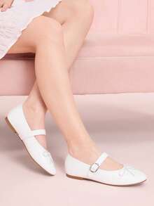 CUCCOO DOLLMOD 女士白色圆头蝴蝶结装饰T字带搭扣平底玛丽珍鞋，哑光质感，适合日常通勤、生日派对、休闲穿着 - 白色 - 查看 5
