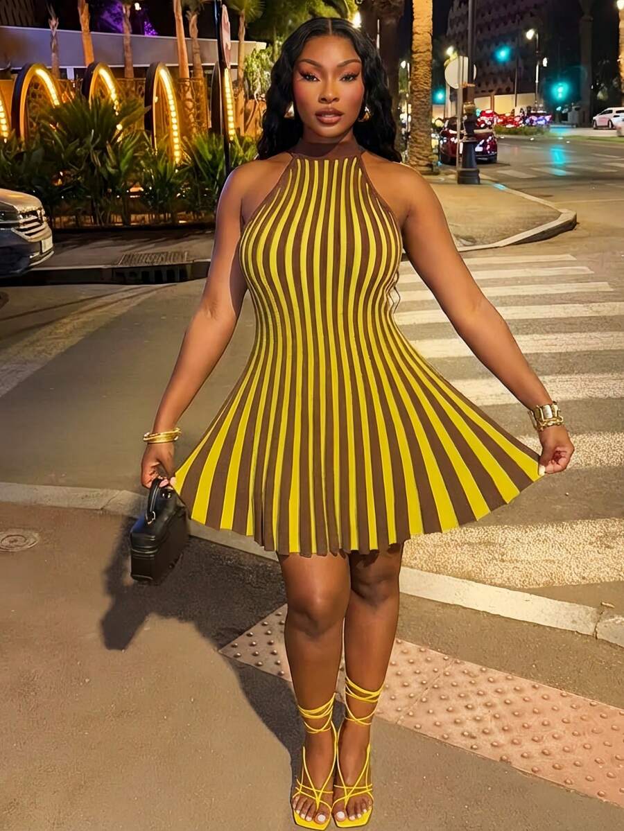 SHEIN SXY 大码女式无袖拼接彩色针织休闲连衣裙，适合约会和外出穿着 - 彩色 - 查看 1