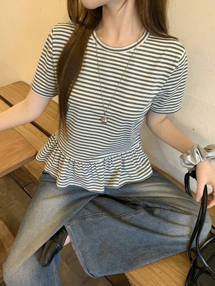 Women's Loose Fit Ruffle Hem Striped Long Sleeve T-Shirt, Minimalist Design Summer