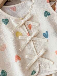 SHEIN Conjunto de 2 piezas de top sin mangas con volantes en forma de corazón y pantalones 3/4 para niñas, adecuado para salidas y vacaciones - Multicolor - Ver 4