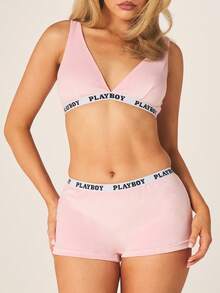 Missguided x Playboy Conjunto de lingerie feminina com top triangular e shorts de veludo com cós elástico, ideal para relaxar em casa. - Baby Rosa - Ver 5