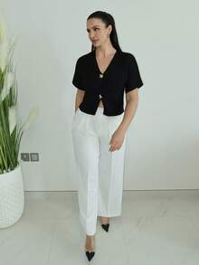 MDEdit 新款简约时尚通勤深V领短袖修身双扣开衫，休闲百搭 - 黑色 - 查看 5