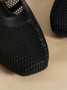 Rosivie Giày Mary Jane kiểu dáng Hàn Quốc độc đáo, chất liệu lưới chấm bi thoáng khí, khóa cài, dành cho nữ, kiểu giày búp bê đế bằng, đế mềm. - màu đen - Xem 4