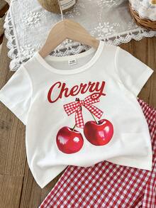 SHEIN 2件組女嬰夏季白色短袖櫻桃印花T恤與紅白格紋長褲套裝，可愛休閒度假穿搭 - 紅色 - 查看 3