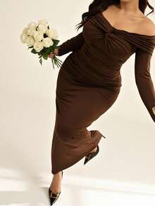 Auralis Plus-Size Women's Brown,Autumn,Elegant,Night Out Club Mermaid Maxi Dress,One-Shoulder Twisted Pleated Long-Sleeved Mesh Fitted Floor-Length Clothing - Brown - View 4