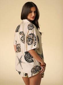 SHEIN BAE 女士树叶印花纽扣短袖上衣和短裤休闲日常罩衫套装 - 杏色 - 查看 2