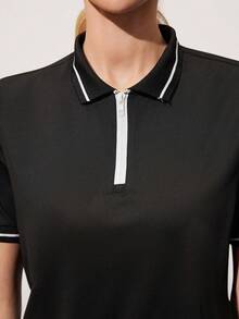 CourtClass 女士条纹拉链高尔夫球衫 网球上衣 女士网球高尔夫上衣 女士高尔夫上衣 - 黑色 - 查看 7