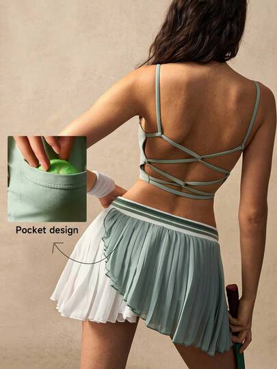 VARSIVA Back To School Fashion. Green And White Color-Blocked Tennis Shorts/Skirts, Mesh Pleated Mini Skirts, Tennis Mini Skirts, With Built-In Leggings, Women's Color-Blocked Sports Skirts/Skirts. Suitable For Tennis, Professional Fitness Activities, Pilates, Yoga, Running, And Everyday Wear. Perfect For Spring, Summer, Autumn, And Winter. End-Summer Party Look. Cool And Refreshing Outfits. Back-To-School Fashion. Sunny Day. Street Style. Relaxed Vacation. Vanilla Style.