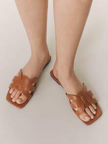 Styleloop Brown Sandals Summer Open-Toed Bohemian Vacation Shoes Cross-Strap Black Straw Shoes Hemp Rope Woven Soft-Soled Outer Wear Slippers Holiday Travel Essential Boho Cowgirl Outfit - Brown oil edge - View 1