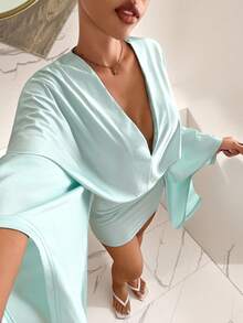 Slaydiva 优雅薄荷蓝深V蝙蝠袖宽松修身迷你连衣裙 - 适合情人节约会、度假 - 薄荷藍 - 查看 4