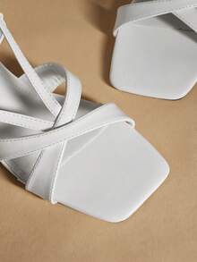 Rosivie 女士夏季交叉绑带搭扣方跟中跟简约时尚白色真皮凉鞋通勤约会 - 白色 - 查看 5