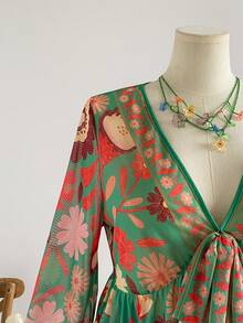 Soleia 大码女式复古印花V领长袖喇叭袖前系带衬衫 - 綠色 - 查看 4