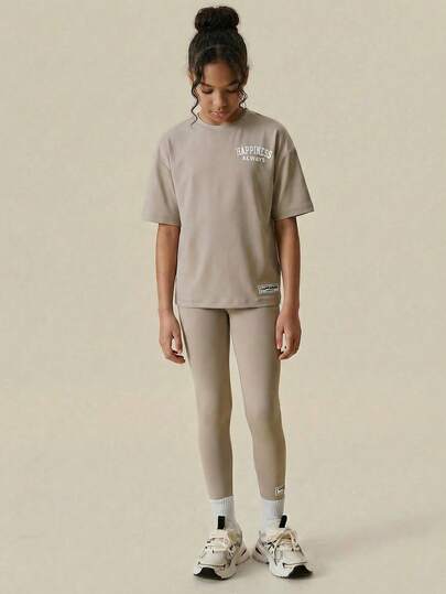 SHEIN 米灰色T恤和裤子套装，适合少女穿着，柔软弹力面料，全天穿着舒适，休闲百搭，日常穿着皆宜。