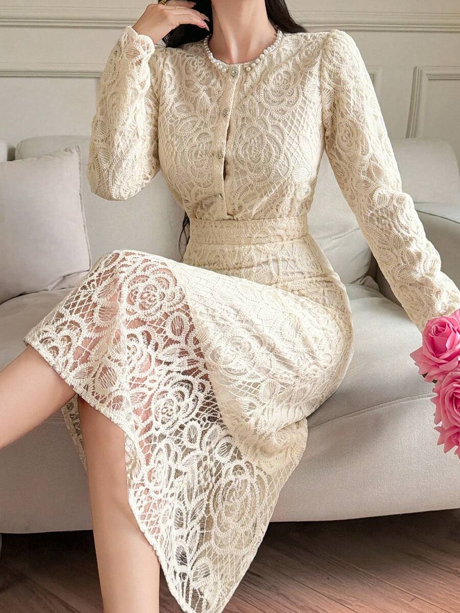 DAZY Bộ đồ 2 mảnh thanh lịch dành cho nữ: Áo ren dài tay cổ tròn cài một hàng khuy và chân váy midi. - Màu be - Xem 1