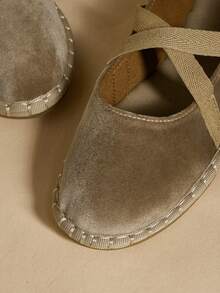 Rosivie Women's Casual Criss-Cross Design Flat Shoes, Versatile For Daily Wear - Khaki - View 5