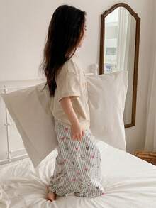 DAZY Bộ đồ ngủ bé gái in hình hoạt hình, áo tay ngắn và quần sọc. - Màu be - Xem 5