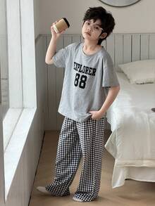 DAZY 男童字母数字印花短袖上衣和格子印花长裤睡衣套装（夏季款） - 灰色 - 查看 5